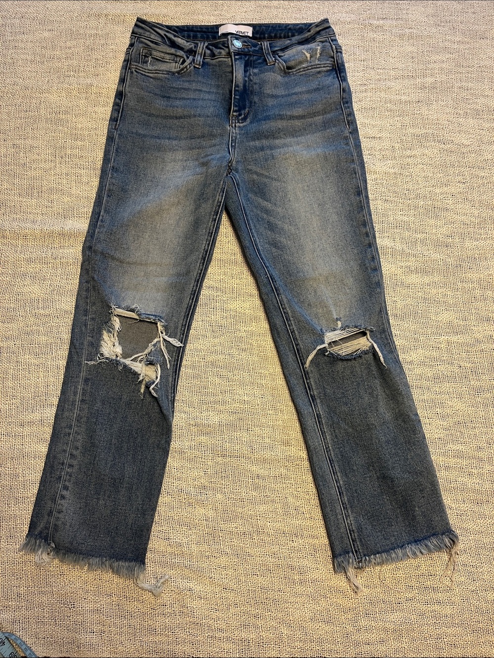 Cropped Distressed Straight-Leg Vervet Jeans in Washed Blue